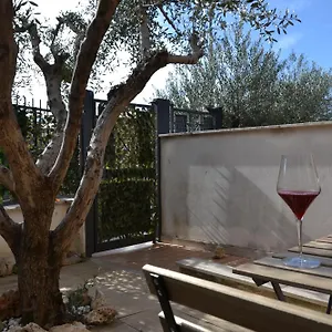 https://la-casetta-di-borghesiana.it-romehotels.com