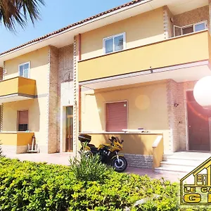 https://apt-le-casette-di-gina.lecce-hotels.com